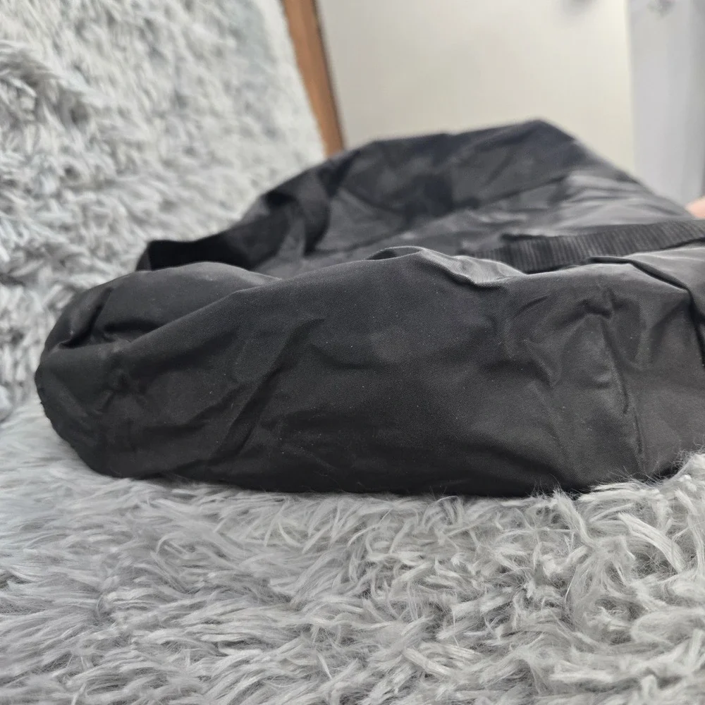 Bronson 16.5 x 8 x 10 Black Nylon Round Small Duffel‎ Bag